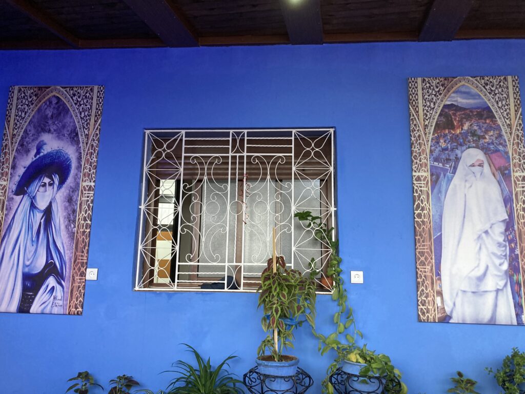 A view of the restaurant on the top floor of Maison d’hôtes Afassi in Chefchaouen