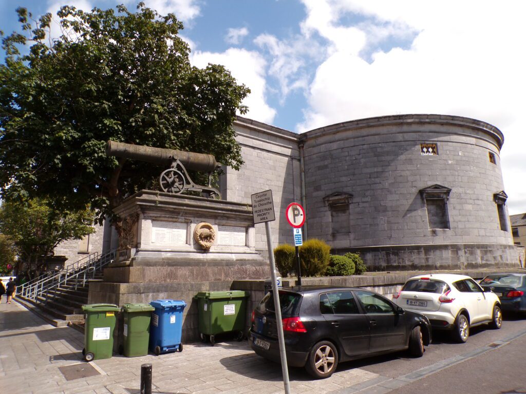 A scene of the Tralee Courthouse in Tralee (Trá Lí), County Kerry (Contae Chiarraí) Ireland (Éire)